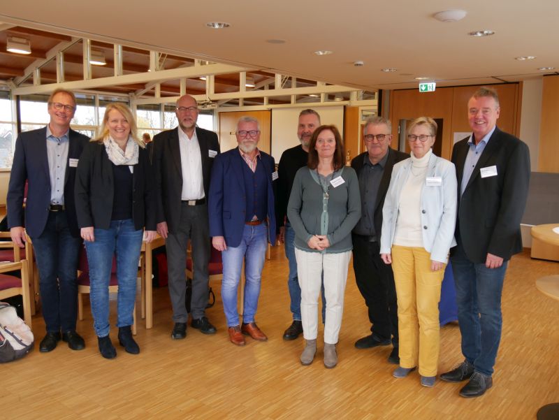 Für gerechten Frieden sorgen - Gestalteten den Religionslehrertag mit Impulsen und Workshops: Dieter Bökemeier, Janine Bartsch, Renke Brahms, Manfred Karsch, Oliver Arnhold, Dagmar Kübler, Tobias Treseler, Sabine Hartmann, Andreas Mattke (v.l.)