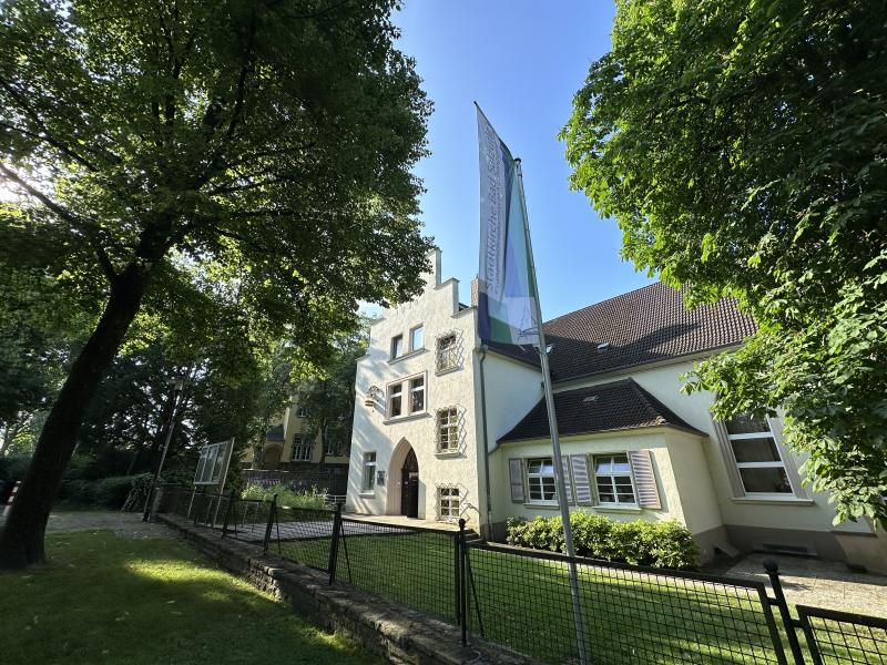 Drei Pfarrstellen weniger - Tagung der Landessynode im ev.-ref. Gemeindehaus Bad Salzuflen.